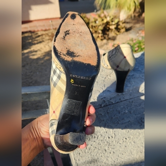 Authentic Vintage‎ Classic Check Burberry Heels - Picture 8 of 14